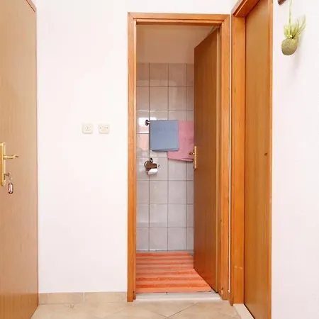 With A Parking Space Hvar - 5701 Апартаменты Хвар